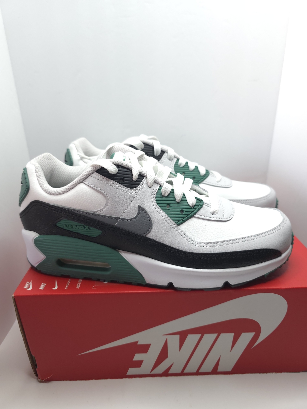 Nike Air Max 90 LTR Sneakers in White, Green & Black 7Y OR 8.5W